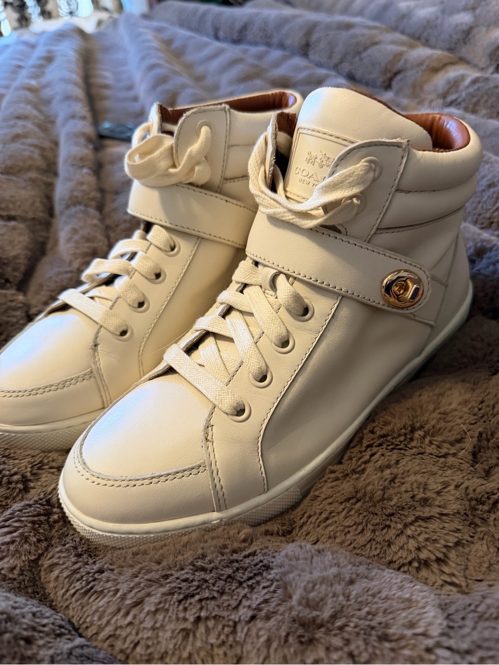 Coach Women's Cream High-Top Sneaker Turnlock